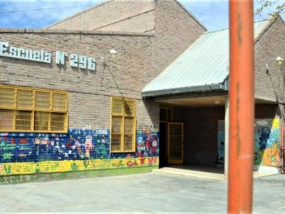 Ante la falta de respuestas del CPE, la Escuela 296 pide ayuda a la comisión vecinal de Canal V