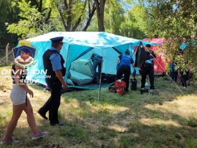 Detuvieron a tres "mecheras" que robaban en una camioneta de alta gama