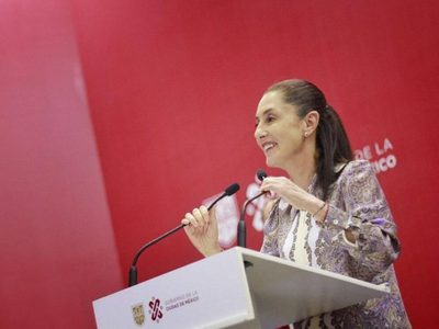 Sheinbaum denuncia "marcaje personal" del INE y la oposición para impedirle hablar