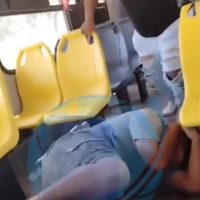 Chofer da golpiza a un adolescente con discapacidad en Manzanillo (Video)