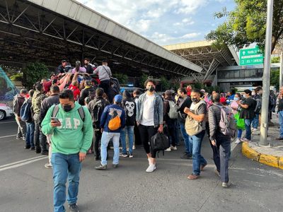Metro reanuda servicio en Línea 2 tras corto circuito; Fiscalía inicia investigación
