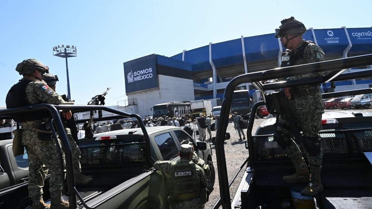 Presencia militar y de la GN en el estadio Corregidora, de Querétaro
