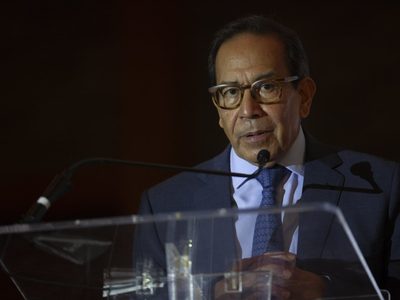 AMLO anuncia paquete de inversión mixta entre el gobierno y el CCE