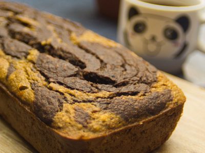 Torta de banana marmolada: poné la pava y disfrutala recién horneada en casa, en una versión más saludable