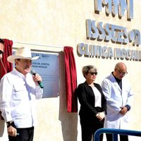 Inaugura Gobernador Durazo ampliación del Hospital de Isssteson en Nogales