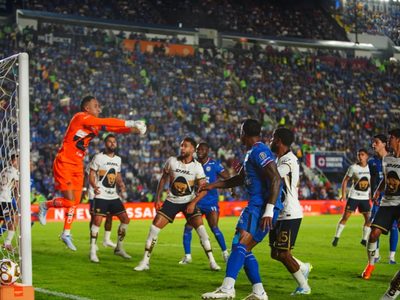 Cruz Azul domina, pero no concreta; Pumas le arranca el empate (Videos)