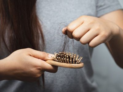 Esto tan común que tenés en tu cocina es recomendado para combatir la caída del cabello y mantenerlo sano