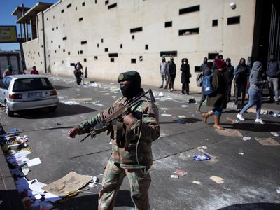 Séptimo día de protestas en Sudáfrica tras la encarcelación de Jacob Zuma
