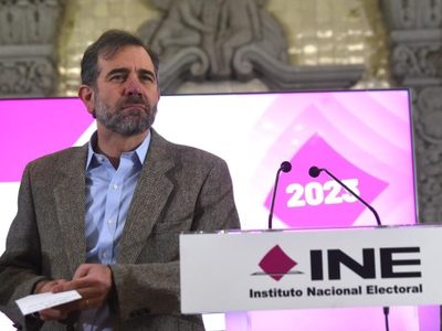 Lorenzo Córdova y otros consejeros del INE mal informan sobre el Plan B: Mario Delgado