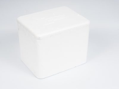 Si tenés cajas de telgopor vacías, no las tires: creá esto súper útil para mantener calentitos los panes o budines