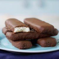 Bombones de coco y chocolate: con solo 4 ingredientes prepará esta golosina exprés e irresistible