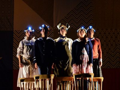 "El ejército iluminado" de Toscana, al teatro