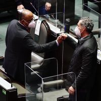 Diputados darán medalla "Eduardo Neri" a personal médico que atiende covid-19