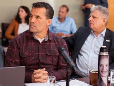 Darío Martínez cuestionó al gobierno provincial por superávit fiscal sin inversiones en obras