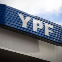 La Justicia de EE.UU. suspendió la entrega de acciones de YPF