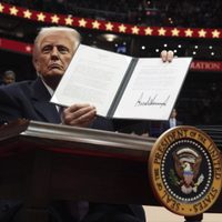 Trump firma primeras órdenes ejecutivas y revoca todas las instrumentadas por Biden