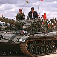 La falaz relación  del ejército con Evo Morales