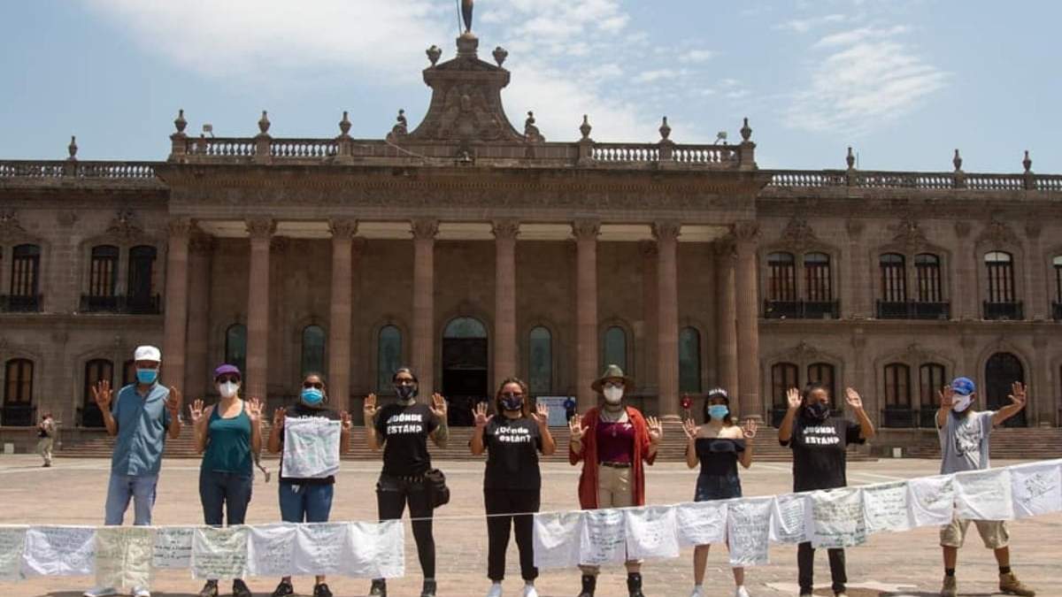 Protesta de integrantes de Fuerzas Unidas por Nuestros desaparecidos en Nuevo León (Fundenl)