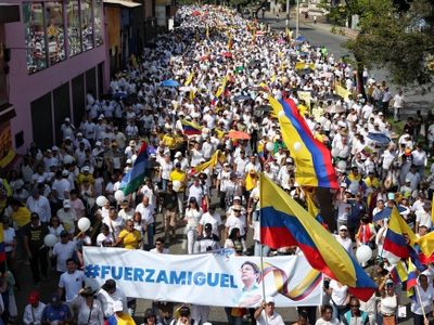 Miguel Uribe Turbay, precandidato colombiano, ingresa de emergencia a una nueva cirugía