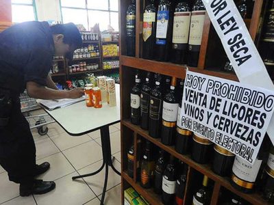 Por las elecciones de este domingo en Neuquén se restringe la venta de bebidas alcohólicas