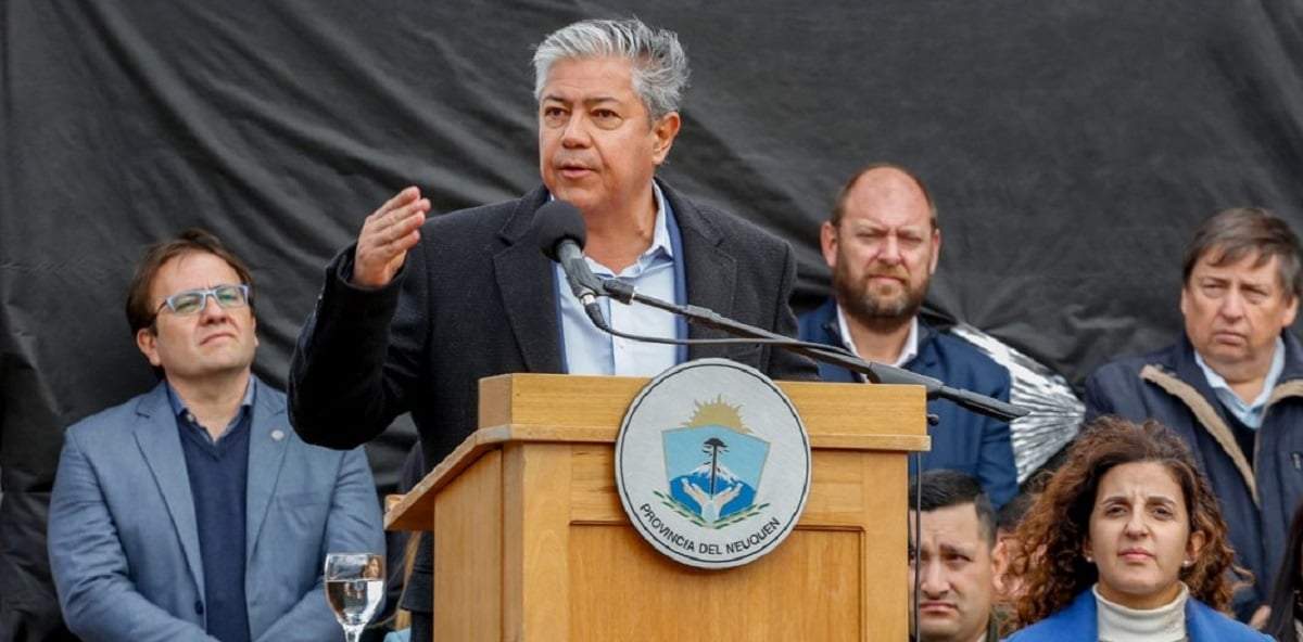 Rolando Figueroa en el acto de Huinganco. Fuente: (Neuquén Informa)