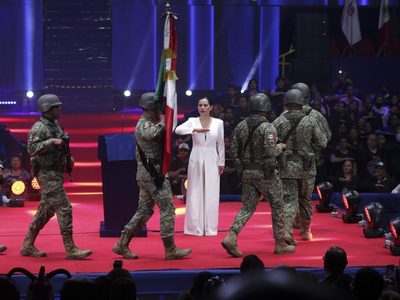 Morena busca que el IECM sancione a Sandra Cuevas por la “opulenta presentación” de su organización