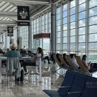 AMLO: que los conservadores vayan al AIFA y no se crean eso de que es la gran central avionera