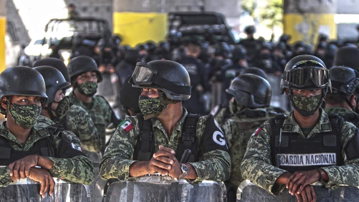 Un elemento de la Guardia Nacional murió y cuatro más resultaron heridos tras un enfrentamiento con un comando