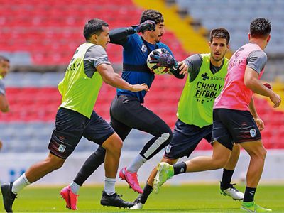 La maroma por los Gallos Blancos