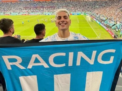 Ídolo total: la increíble donación de Coscu a unos hinchas de Racing para que puedan ver la final