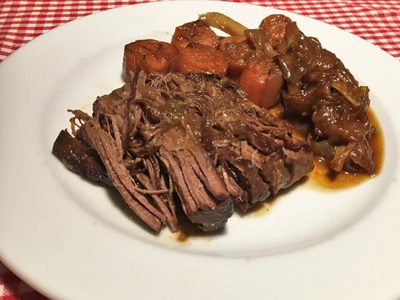 Se corta con cuchara: tapa de asado al horno con papas, una receta que no falla y el secreto para que quede bien tierna