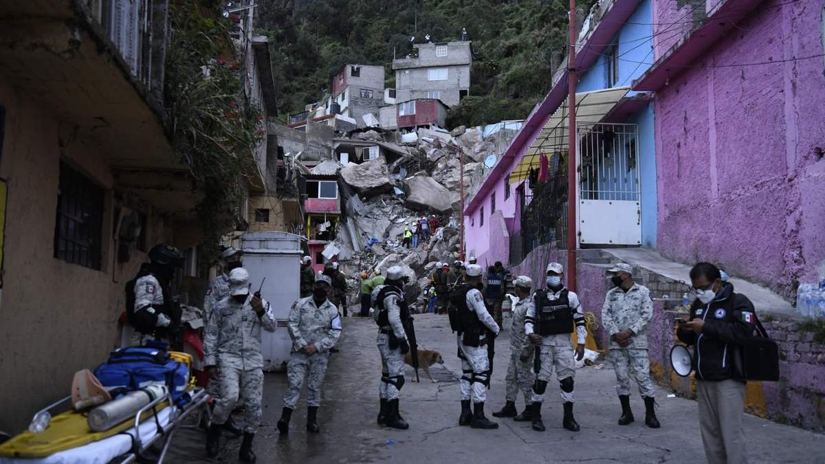 Un total de 11 viviendas en riesgo fueron demolidas en el Cerro del Chiquihuite