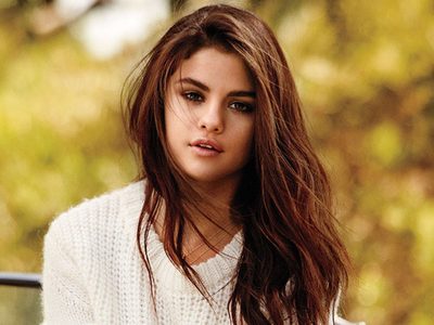 ¡El mejor color! Selena Gómez desfila su encantador outfit en su tono favorito. ¿Cuál es?