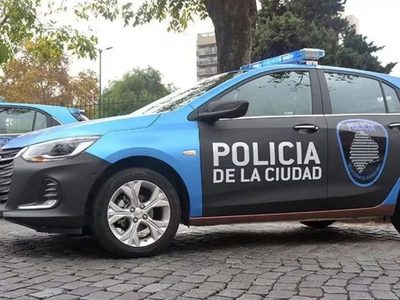 Tras una persecución, un empresario fue detenido por conducir en contramano con una camioneta robada