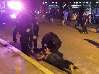 Policías desalojan protesta de maestros en Veracruz; hay 14 detenidos