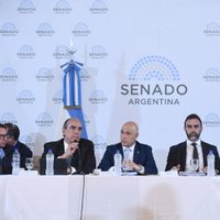 Cambios en el gabinete y reformas por decreto: la advertencia de Milei si no se sale la Ley Bases