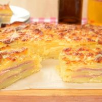 Mirá qué fácil es preparar esta receta de milhojas de papas, rendidora y para repetir siempre