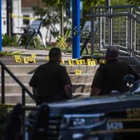 Tiroteo en suburbio de Detroit deja 9 heridos, incluyendo dos niños