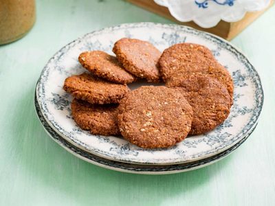 Galletas de avena y coco: con 2 huevos y estos ingredientes, prepará esta versión que sabe a gloria