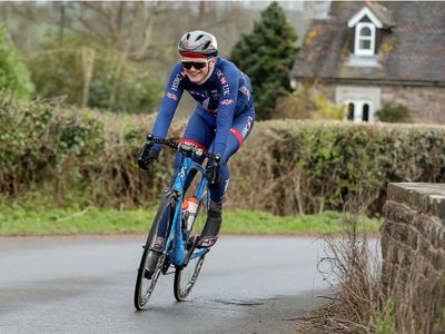 Boris Johnson sobre ciclista trans Emily Bridges: “hombres biológicos” no deben competir con mujeres