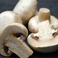 Están carísimos: cómo reproducir tus propios champiñones con elementos que tenés en casa