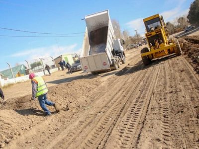 Zapala: continúan en forma intensa los trabajos de mantenimiento de calles