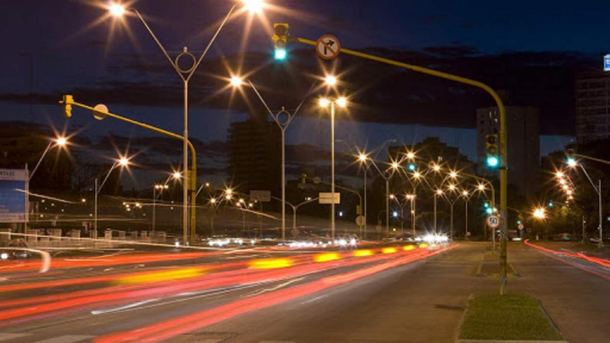 La obra consiste en ejecutar el proyecto de iluminación de la avenida circunvalación. Fuente: (Twitter).