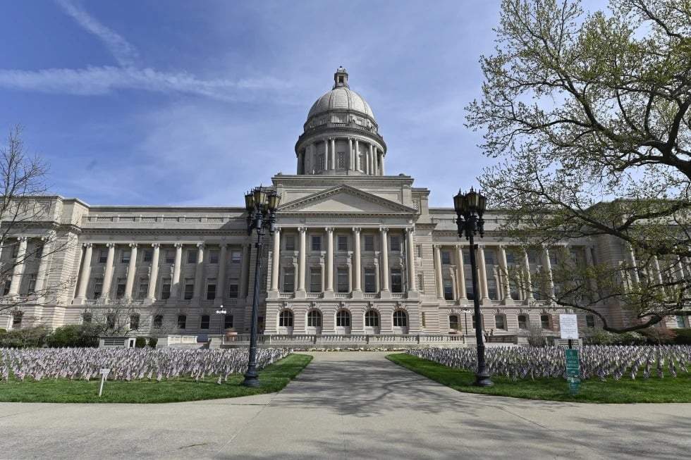 Los legisladores republicanos de Kentucky votan para proteger la terapia de conversión