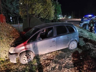 Una familia chocó con su auto a una camioneta en la ruta 7 de Centenario