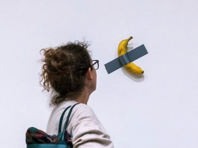Cómo una banana con cinta adhesiva llegó a valuarse en un millón de dólares