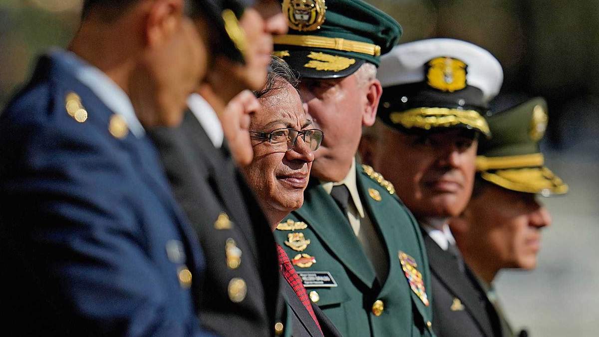 Tremores con militares en retiro