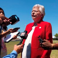 Alabama criminaliza casi en su totalidad el aborto; buscan revertirlo en todo EU