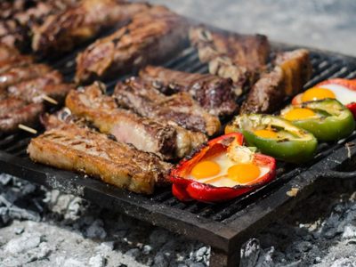 Se viene la temporada de asados: el truco simple para que tu parrilla quede como nueva