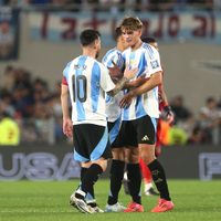 Con el debut de Nico Paz: todos los casos de padre e hijo que jugaron en la Selección Argentina